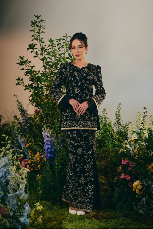 DEEPIKAA - TWILIGHT BLACK